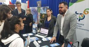 STP promueve oportunidades de becas internacionales durante la Feria MOBE de la UNA