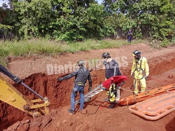 Tres obreros mueren en derrumbe de una obra de desagüe pluvial en Luque – Diario TNPRESS