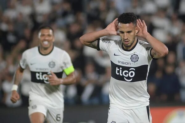Fernando Cardozo: el gol, el grito del Defensores y el gesto del Topo Gigio - Olimpia - ABC Color