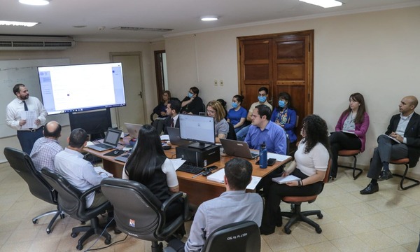 Servidores públicos son instruidos en gestión del renovado sistema de administración de recursos - .::Agencia IP::.