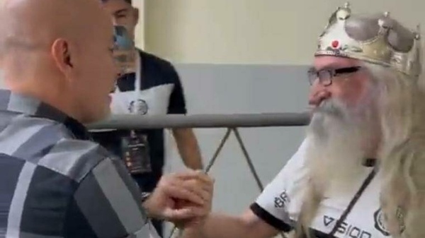 [VIDEO] Olimpia: El gestazo que tuvo el presi de Olimpia con "Super Pitín"