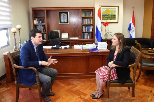 Defensora General presenta resultados y proyecciones al ministro Santander - Judiciales.net