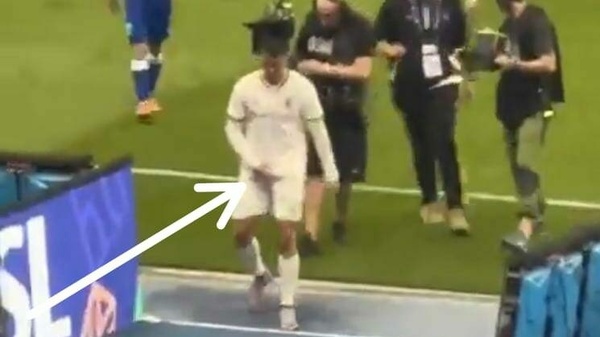 [VIDEO] El polémico gesto de Cristiano Ronaldo en el fútbol árabe