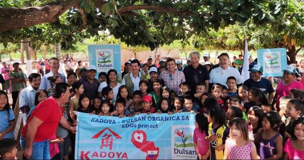 La Nación / Japoneses visitan comunidad indígena