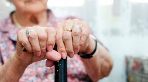 Diario HOY | Amplían protección económica para adultos mayores