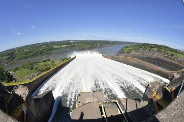 Diario HOY | Vertedero de Itaipú permanecerá abierto hasta fines de abril