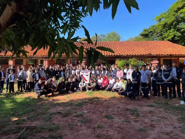 Alumnos del Colegio Nacional de Choré levantan toma de la institución - Nacionales - ABC Color