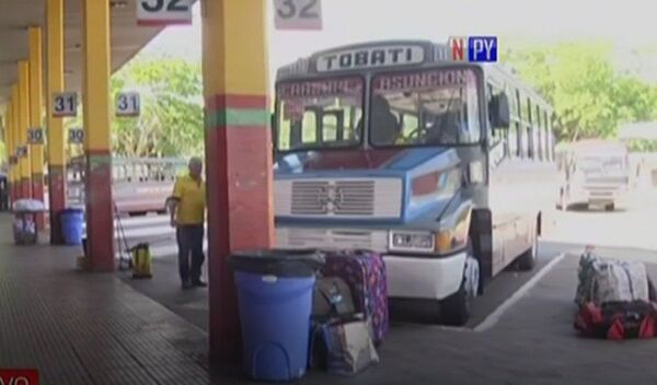 Diario HOY | Ejecutivo veta proyecto de ley que exonera de IVA para buses de mediana y larga distancia