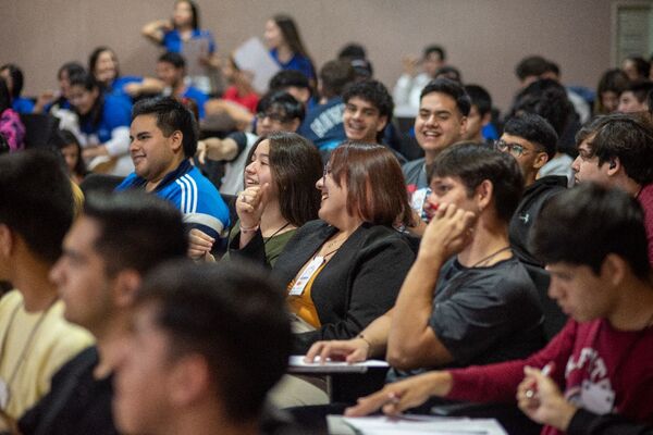 Activa participación de jóvenes en escuela de liderazgo en Alto Paraná - La Clave