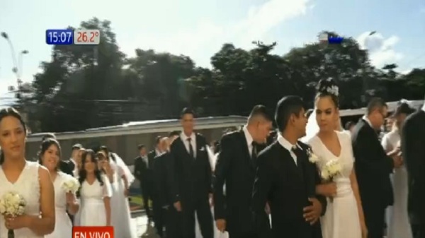 Boda comunitaria une a más de 100 parejas - Noticias Paraguay