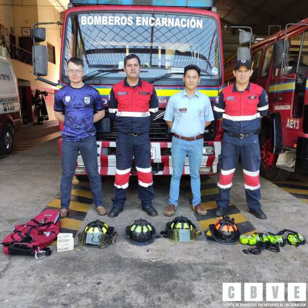 CUERPO DE BOMBEROS VOLUNTARIOS DE ENCARNACIÓN RECIBE GENEROSA DONACIÓN DE FUNDACIÓN ESTADOUNIDENSE