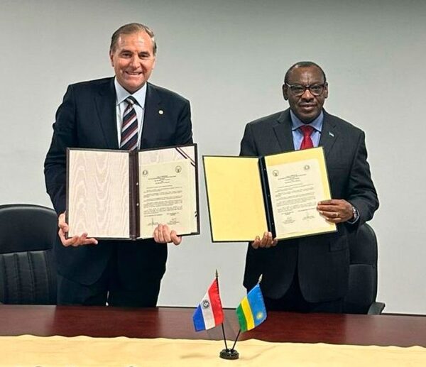Paraguay establece relaciones diplomáticas con Ruanda