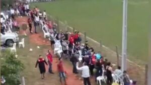 Liga de Ypané: club exige resarcimiento por sillas que "volaron" durante el partido