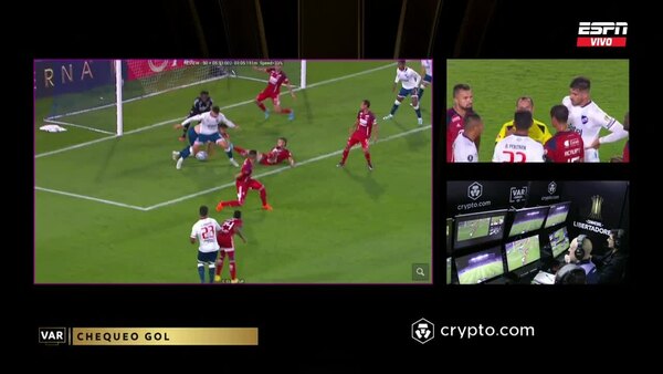 Versus / Nacional gana con un polémico gol y con Diego Polenta como protagonista