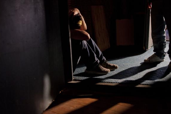 Diario HOY | Hombre que violó y embarazó a sobrina de su pareja recibe condena de 8 años