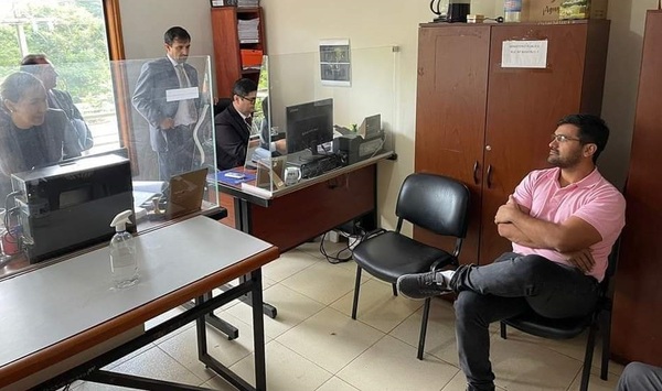 Concejal de Caaguazú pidió dinero a intendente para aprobar balance, denuncian - Noticiero Paraguay
