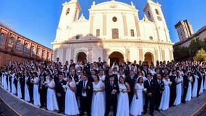 Un Sí, quiero dicho 228 veces llenó de emoción la Catedral de Asunción