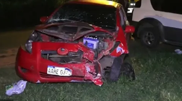 Violento choque frontal provoca muerte de joven conductora en Luque - Noticiero Paraguay