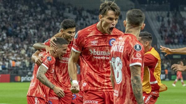 Argentinos Juniors triunfa en el Arena Corinthians