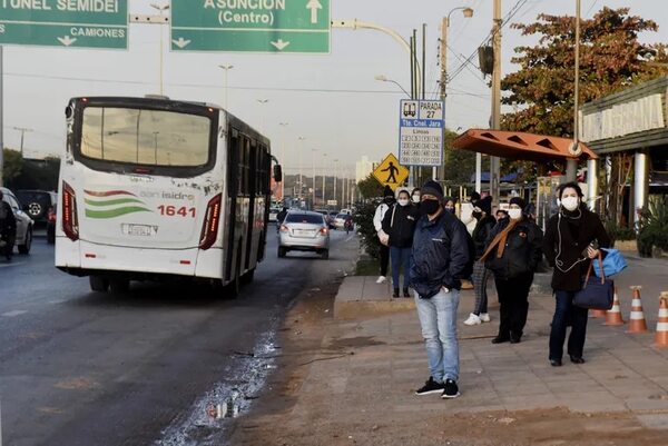 Regulada de buses: “Tenemos que esperar una eternidad”, lamentan pasajeros - Nacionales - ABC Color