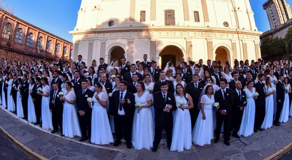 Un Sí, quiero dicho 228 veces llenó de emoción la Catedral de Asunción - Noticiero Paraguay