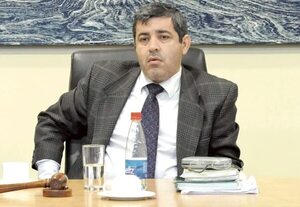 Omisiones en declaraciones juradas de juez Ovelar y su esposa, en manos de Fiscalía - Nacionales - ABC Color