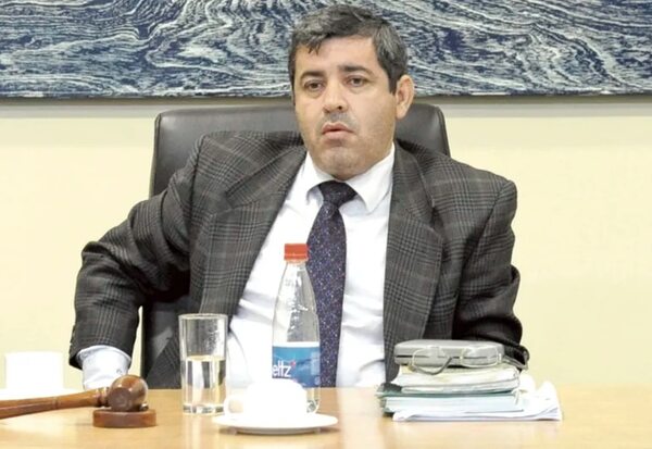 Omisiones en declaraciones juradas de juez Ovelar y su esposa, en manos de Fiscalía - Nacionales - ABC Color