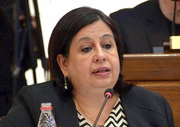 Diario HOY | Senadora sobre censura: “Si hubo un error, nos disculpamos, si ha sido así”