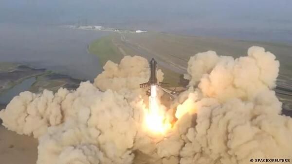 Cohete de Space X explota durante primer vuelo de prueba