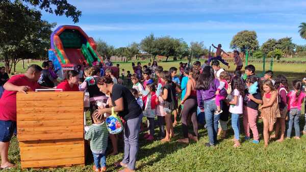 INTERVENTOR DE LA PENITENCIARIA REGIONAL DE PJC ORGANIZA MERIENDA PARA NIÑOS DE LA ZONA - La Voz del Norte