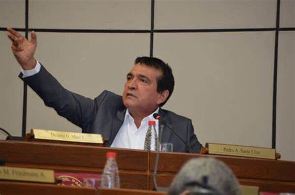 Presentan demanda de reconocimiento de filiación contra Pedro Santa Cruz - Informatepy.com