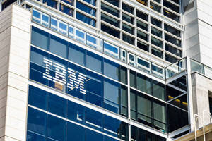 IBM gana 923 millones de dólares en el primer trimestre, un 26% más - Revista PLUS