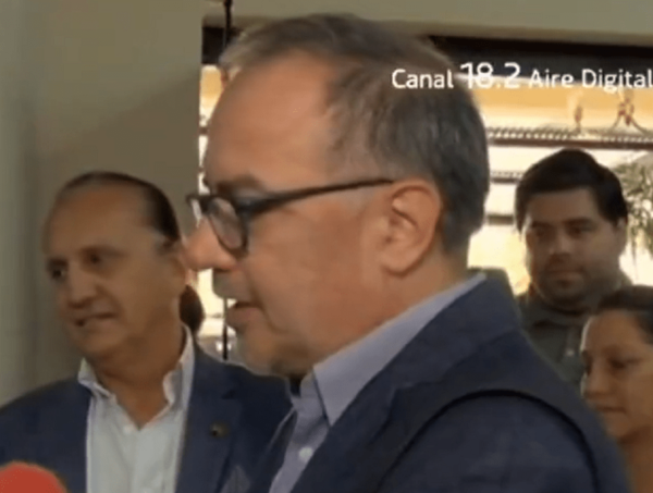 Presentan iniciativa popular con más de 9 mil firmas contra el estacionamiento tarifado · Radio Monumental 1080 AM