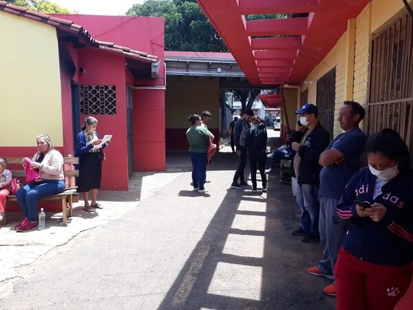 Hospital de Capiatá: familiares de recién nacido denuncian fallecimiento a causa de supuesta negligencia - Policiales - ABC Color