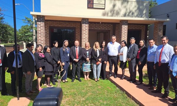 Titular de la Corte Suprema de Justicia visitó juzgados de Itakyry
