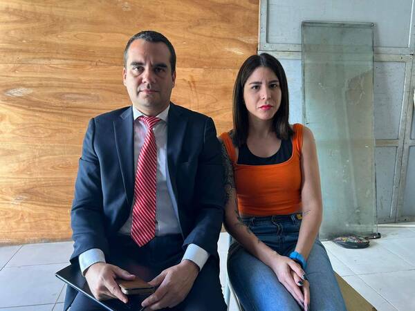 Liberan a auxiliar fiscal que manejaba una camioneta robada