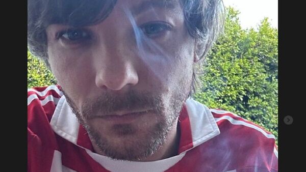 El famoso cantante Louis Tomlinson se puso la Albirroja