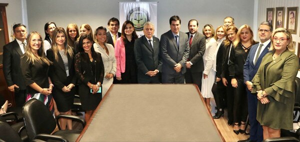 Directivos de la AMJP se reunieron con el ministro Gustavo Santander - Judiciales.net