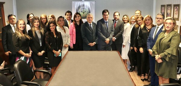 Directivos de la AMJP se reunieron con el ministro Gustavo Santander - Judiciales.net