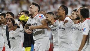 El Sevilla golea al United y recupera su magia en Europa