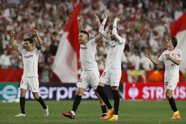 El Sevilla golea al United y recupera su magia en Europa - Fútbol Internacional - ABC Color