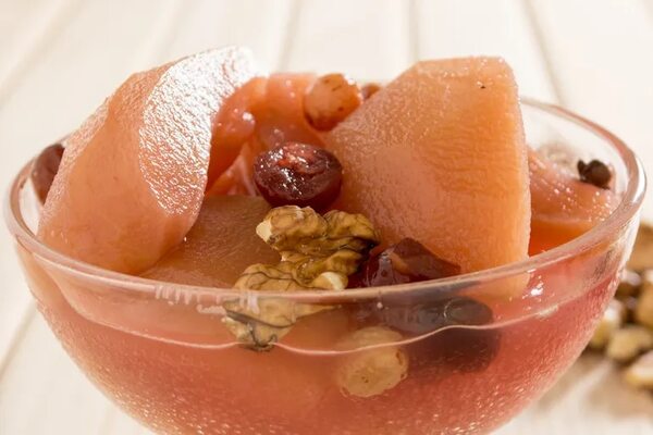 Compota de pera y manzana al vino tinto: un postre diferente - Gastronomía - ABC Color