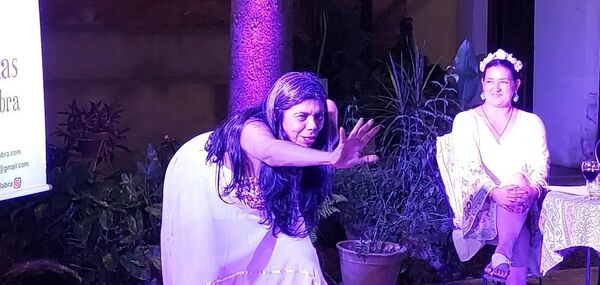 Diario HOY | Artesanas de la Palabra en una nueva edición de "Viernes Divertidos" de la Manzana de la Rivera