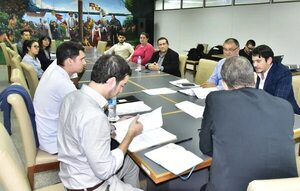Estos son los cuatro buses internos que llegarán hasta las nuevas oficinas del Gobierno desde este lunes - Nacionales - ABC Color