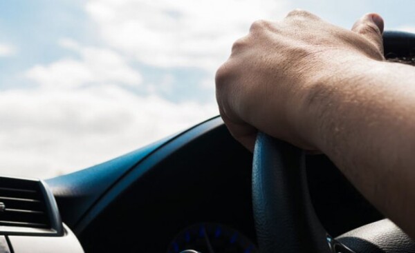 Mujer sería enjuiciada por atacar a conductor tras un roce