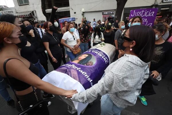 Protestan con cadáver de joven desaparecida ante Fiscalía de Ciudad de México - Mundo - ABC Color