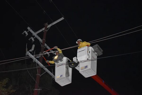 La ANDE detecta conexión clandestina en una minería de criptomonedas en San Antonio - Nacionales - ABC Color