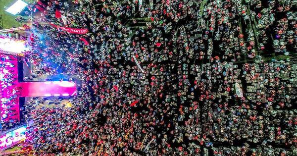 La Nación / Destacan entusiasmo de la gente en acto multitudinario