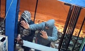 Malvivientes violentan cerradura de comercio y hurtan tragamonedas – Diario TNPRESS