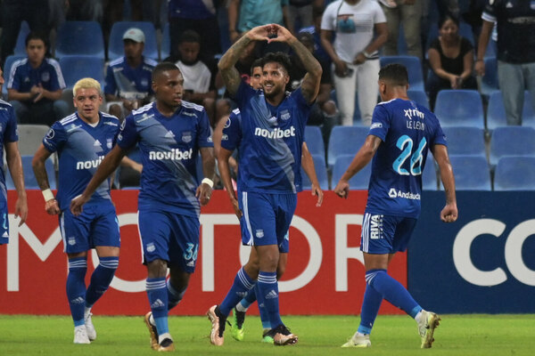 Versus / Emelec tumba a Huracán y deja todo igualado en el grupo de Guaraní